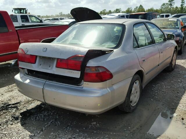 1HGCG5640XA161423 - 1999 HONDA ACCORD LX GOLD photo 4