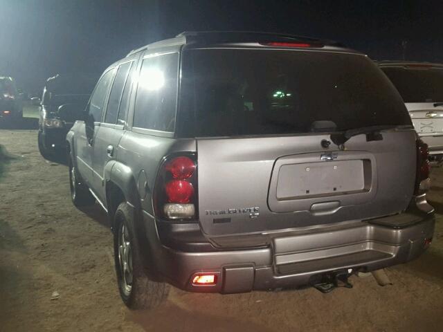 1GNDT13S572283478 - 2007 CHEVROLET TRAILBLAZE GRAY photo 3