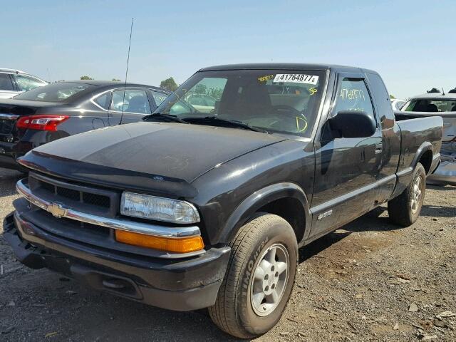 1GCDT19W628106009 - 2002 CHEVROLET S TRUCK BLACK photo 2