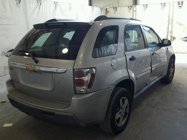 2CNDL13F466139543 - 2006 CHEVROLET EQUINOX SILVER photo 4