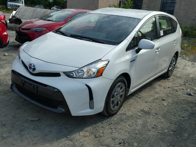 JTDZN3EU4HJ066806 - 2017 TOYOTA PRIUS V WHITE photo 2