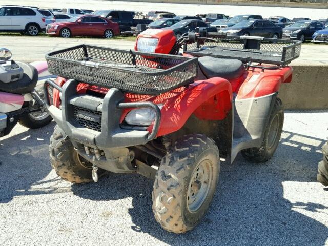 1HFTE3870C4004439 - 2012 HONDA TRX500 RED photo 2