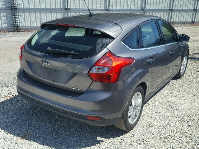 1FAHP3M21CL430821 - 2012 FORD FOCUS GRAY photo 4