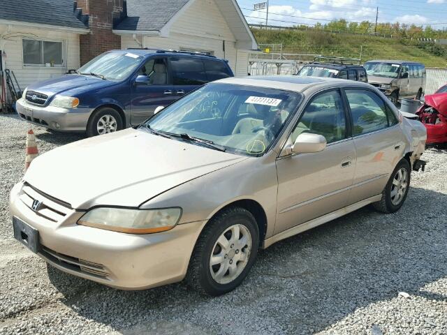 1HGCG56602A158127 - 2002 HONDA ACCORD GOLD photo 2