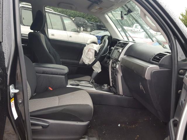 JTEBU5JR7J5507324 - 2018 TOYOTA 4RUNNER SR BLACK photo 5