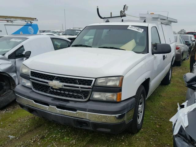 1GCEC14X87Z145884 - 2007 CHEVROLET SILVERADO WHITE photo 2