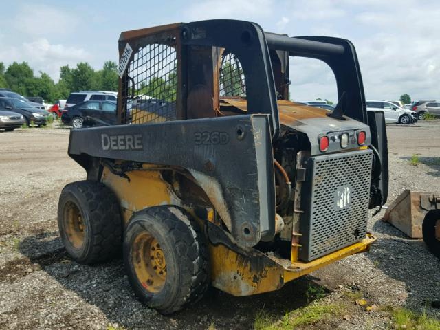 1T0326DBTCG235088 - 2012 JOHN DEERE 326D YELLOW photo 3