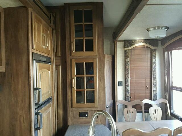 4YDF36124FE760557 - 2015 KEYSTONE AVALANCHE ბეჟი ფოტო 6