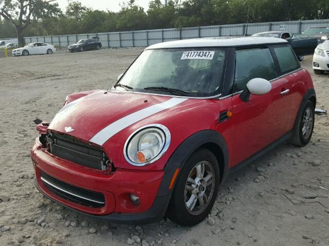 WMWSU3C51BTX95872 - 2011 MINI COOPER RED photo 2