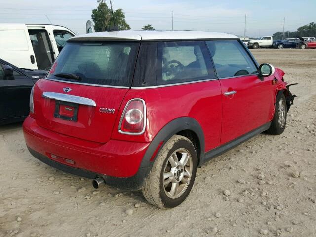 WMWSU3C51BTX95872 - 2011 MINI COOPER RED photo 4