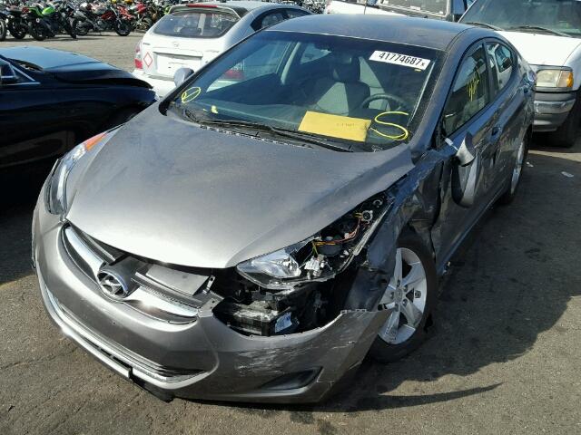 5NPDH4AE2DH452052 - 2013 HYUNDAI ELANTRA GRAY photo 2