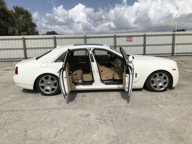 SCA664S50EUX52670 - 2014 ROLLS-ROYCE GHOST WHITE photo 19