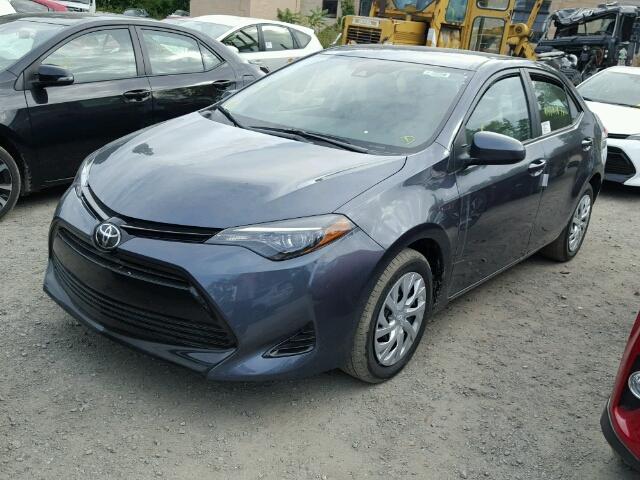 5YFBURHE9HP687529 - 2017 TOYOTA COROLLA GRAY photo 2