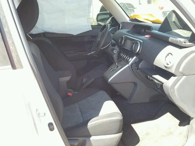 JTLZE4FE3FJ081019 - 2015 TOYOTA SCION XB 白色 照片 5