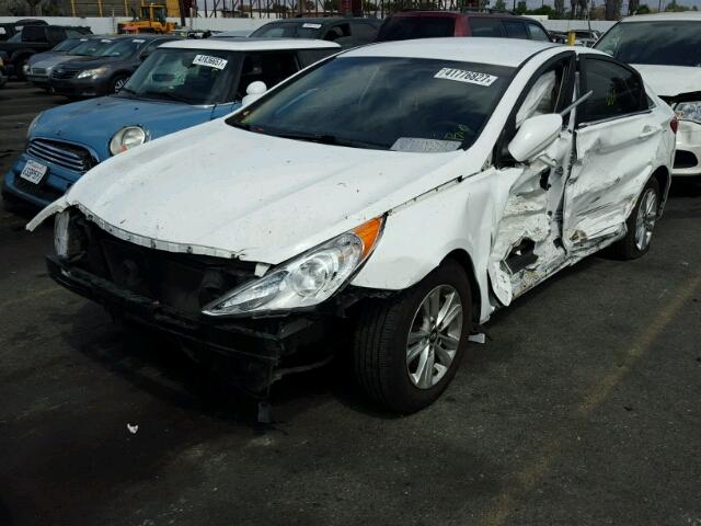 5NPEB4AC3CH459255 - 2012 HYUNDAI SONATA GLS WHITE photo 2