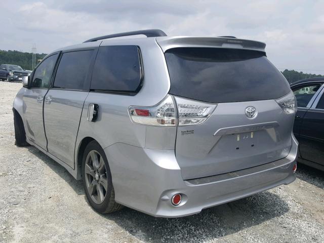 5TDXZ3DC0HS892253 - 2017 TOYOTA SIENNA SE SILVER photo 3