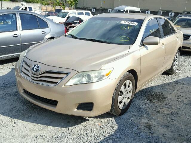 4T1BF3EK4BU128042 - 2011 TOYOTA CAMRY GOLD photo 2