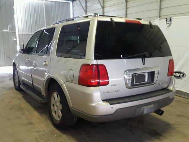 5LMFU28R84LJ24737 - 2004 LINCOLN NAVIGATOR ვერცხლისფერი ფოტო 3