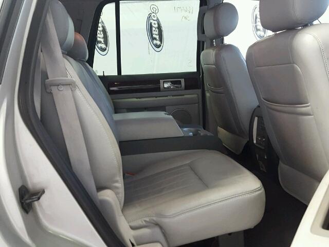 5LMFU28R84LJ24737 - 2004 LINCOLN NAVIGATOR ვერცხლისფერი ფოტო 6