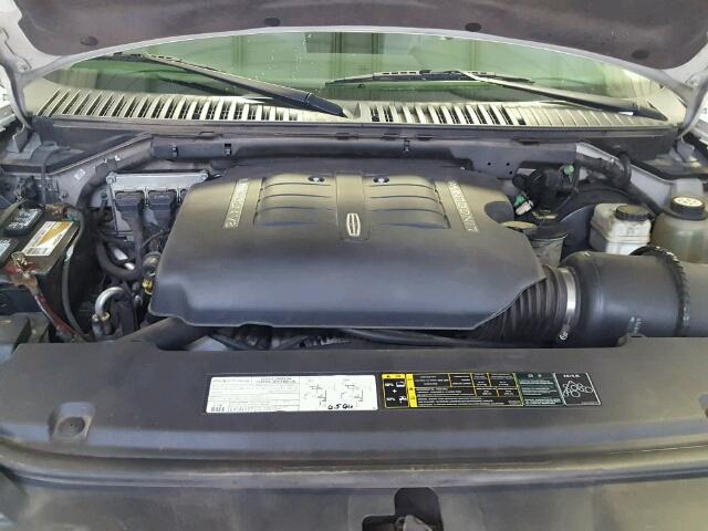 5LMFU28R84LJ24737 - 2004 LINCOLN NAVIGATOR ვერცხლისფერი ფოტო 7