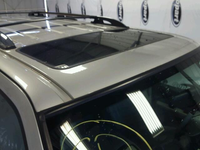 5LMFU28R84LJ24737 - 2004 LINCOLN NAVIGATOR ვერცხლისფერი ფოტო 9