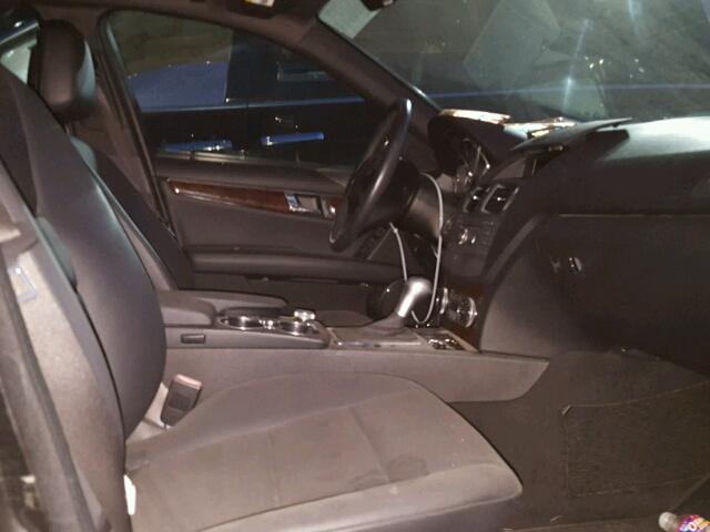 WDDGF5EB6AR092867 - 2010 MERCEDES-BENZ C 300 黑色 照片 5