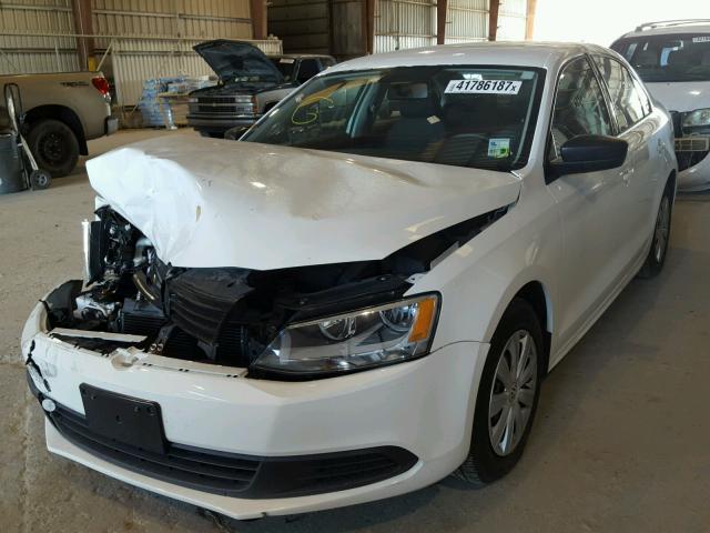 3VW2K7AJ7DM387634 - 2013 VOLKSWAGEN JETTA WHITE photo 2