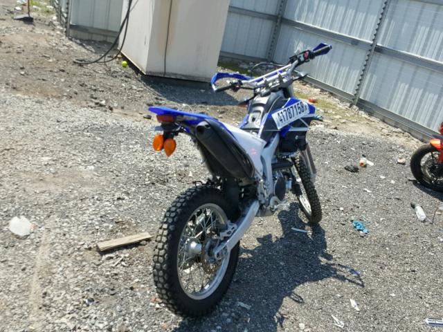 JYADG21E99A002884 - 2009 YAMAHA WR250 R TWO TONE photo 4