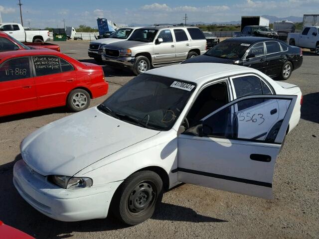 1Y1SK5285YZ434663 - 2000 CHEVROLET GEO PRIZM WHITE photo 2