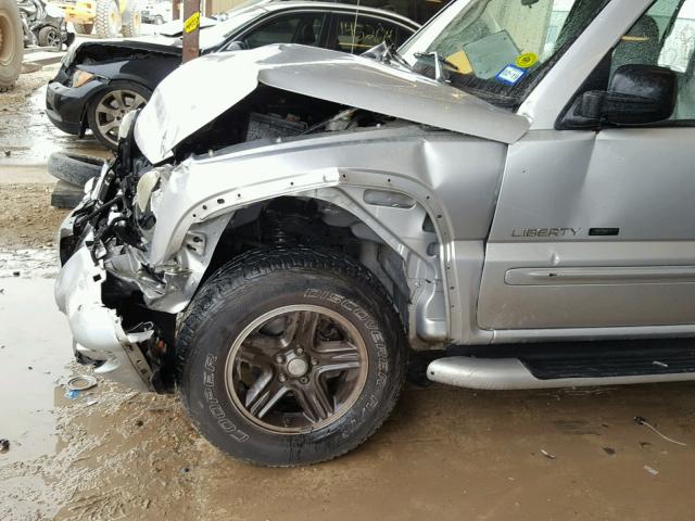 1J4GK38K83W684694 - 2003 JEEP LIBERTY RE SILVER photo 9