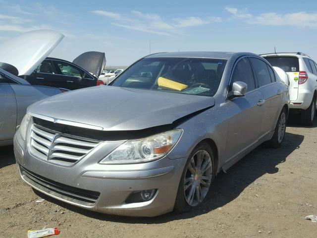 KMHGC46F59U038205 - 2009 HYUNDAI GENESIS 4. SILVER photo 2