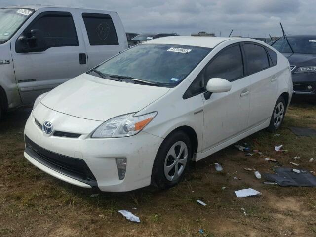 JTDKN3DU8F0440419 - 2015 TOYOTA PRIUS WHITE photo 2