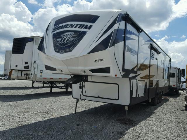 573FM4535J1205410 - 2018 MONON 45X96 5TH WHEEL WHITE photo 2