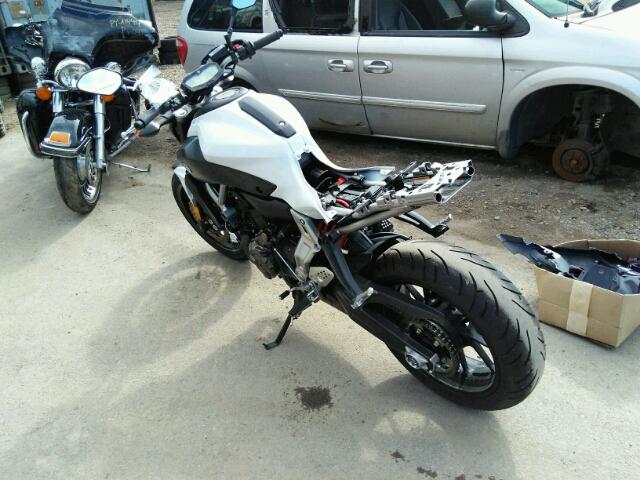 JYARM06N3FA000989 - 2015 YAMAHA FZ07 WHITE photo 3