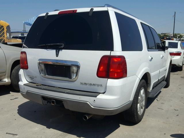5LMFU27R74LJ09115 - 2004 LINCOLN NAVIGATOR WHITE photo 4