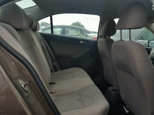 3VW2K7AJ4BM358198 - 2011 VOLKSWAGEN JETTA BASE Շագանակագույն լուսանկար 6