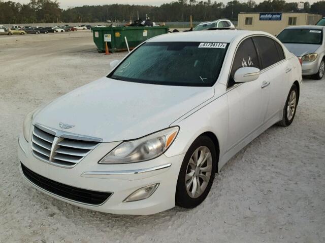 KMHGC4DDXDU217382 - 2013 HYUNDAI GENESIS 3. WHITE photo 2