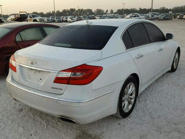 KMHGC4DDXDU217382 - 2013 HYUNDAI GENESIS 3. WHITE photo 4