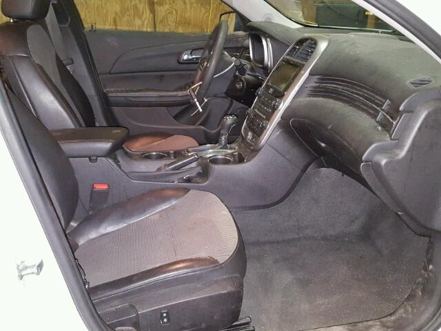 1G11C5SLXFU112055 - 2015 CHEVROLET MALIBU 1LT თეთრი ფოტო 5