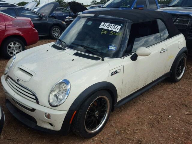 WMWRH33576TK58951 - 2006 MINI COOPER S WHITE photo 2