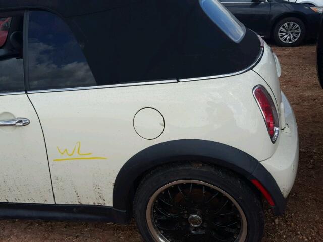 WMWRH33576TK58951 - 2006 MINI COOPER S WHITE photo 9