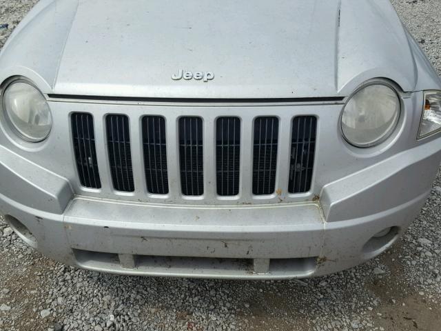 1J8FF47W78D663508 - 2008 JEEP COMPASS SP SILVER photo 7