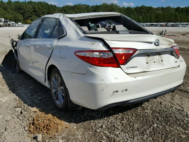 4T1BF1FK3FU474592 - 2015 TOYOTA CAMRY WHITE photo 3