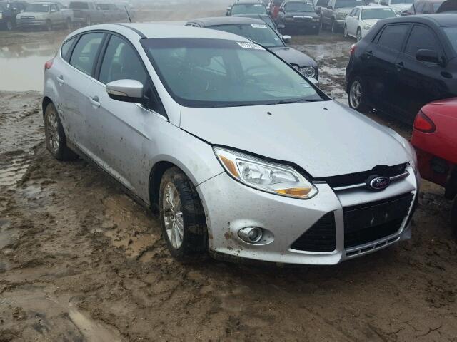 1FAHP3M21CL382592 - 2012 FORD FOCUS SILVER photo 1