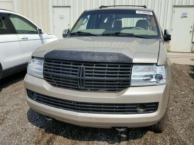5LMFU28557LJ24860 - 2007 LINCOLN NAVIGATOR GOLD photo 7