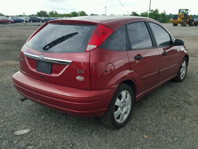 3FAFP37342R235016 - 2002 FORD FOCUS ZX5 RED photo 4