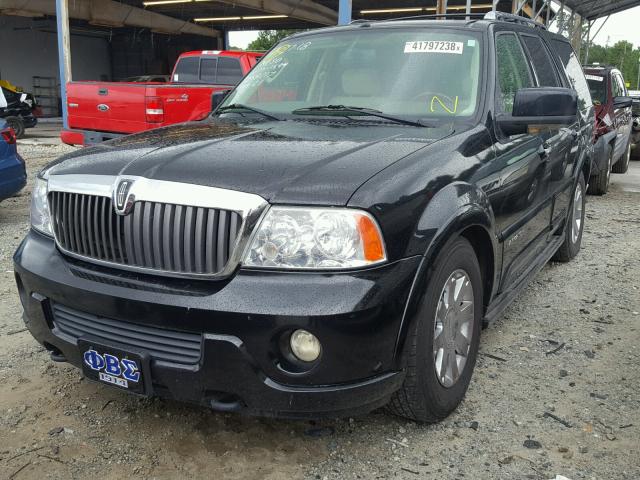5LMFU27R14LJ01544 - 2004 LINCOLN NAVIGATOR შავი ფოტო 2