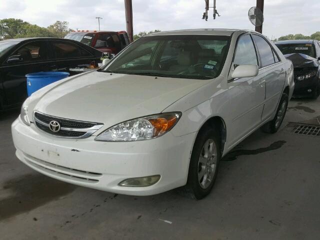 JTDBE32K340253460 - 2004 TOYOTA CAMRY WHITE photo 2