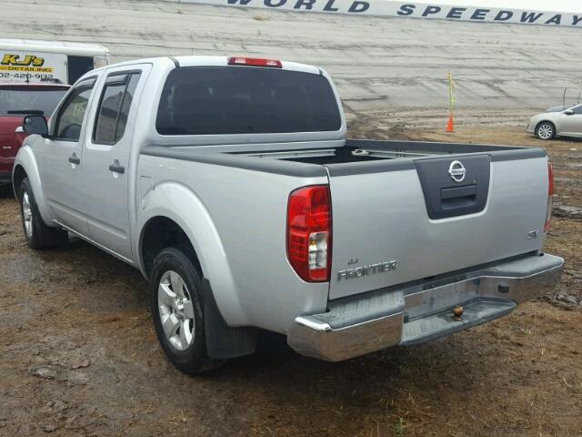 1N6AD0ER5CC418862 - 2012 NISSAN FRONTIER SILVER photo 3