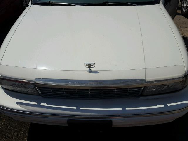 1G1BL53EXPR105468 - 1993 CHEVROLET CAPRICE CL WHITE photo 7